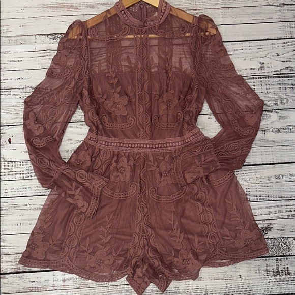 Mustard Seed Pink A-line Romper with Long Bishop Sleeves - Picture 3 of 8